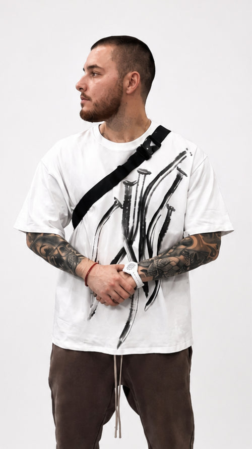 Бяла тениска с графичен принт